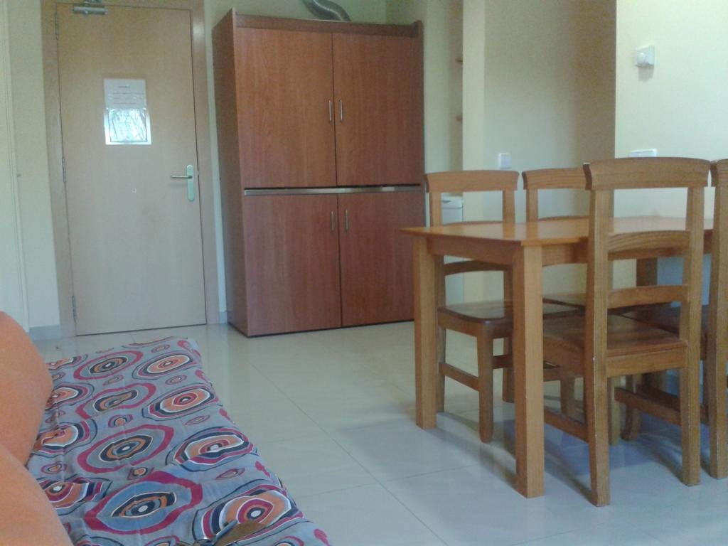 Apartamentos Fonda Finet Сан-Феліу-де-Пальєролс Номер фото